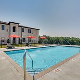 Resort Apartment in Loretto w/ Private Patio!