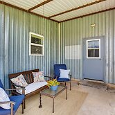 Charming Oklahoma Escape Near Beaches & Golfing!