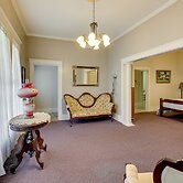 Paris Vacation Rental ~ 15 Mi to Mount Magazine!