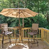 Hickory Hideaway: Pet-friendly Haven w/ Fire Pit!