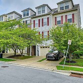 Owings Mills Townhouse: 8 Mi to Liberty Reservoir!
