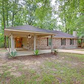 Peaceful Lucedale Hideaway on Private Acerage!