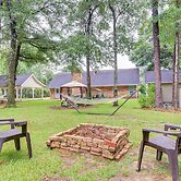 Dog-friendly Alabama Retreat w/ Patio & Fire Pit!