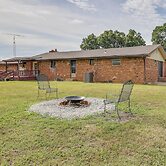 9 Mi to Grove: Home w/ Fire Pit in Southwest City