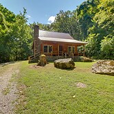 Romantic Mountain View Cabin Rental Near Downtown!