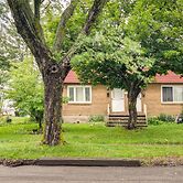 Depew Vacation Rental ~ 10 Mi to Buffalo!