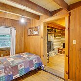 Historic Cabin Retreat ~ 2 Mi to Seneca Rocks!