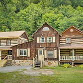 Historic Cabin Retreat ~ 2 Mi to Seneca Rocks!