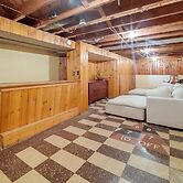 Stylish Willoughby Hills Retreat w/ Fireplace!