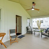Modern Solomons Cottage Rental - Walk to Island!