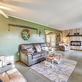 Peaceful Cassville Vacation Rental - Hike & Fish!