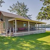 Escape to Nature: Lakefront Jay Cottage w/ Views!