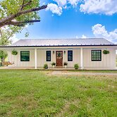 Modern Altavista Farmhouse w/ Countryside Views