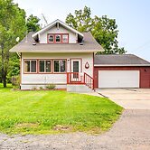 Grand Blanc Rental w/ Gas Grill & Private Yard