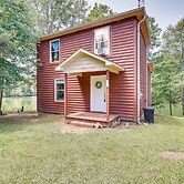 Double Springs Cabin Stay w/ Deck + Shared Dock!