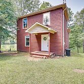 Double Springs Cabin Stay w/ Deck + Shared Dock!