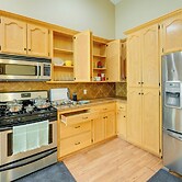 Porterville Getaway w/ Patio + Valley Views!
