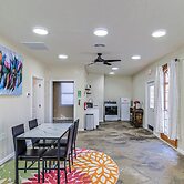 2 Mi to Main St: Newton Guest House