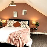 Rose Cottage - 5 Person, City Centre With Parking