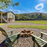 Peaceful Purlear Vacation Rental w/ Creek Access!