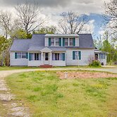 Country Getaway in Kinsale: Sunroom, Pond Access!