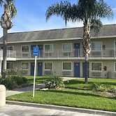 Studio 6 Suites - Riverside, Ca