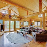 Bend Getaway With Cozy Fireplace