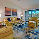 3 Mi to Beaches: Naples Condo w/ Pool Access!