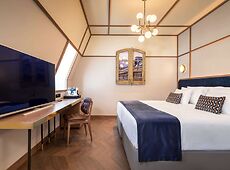 room.images[0].caption