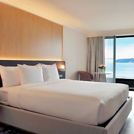 Pinnacle Hotel Harbourfront