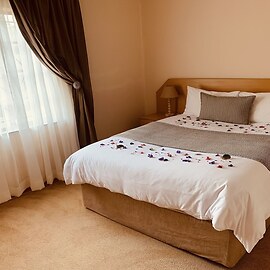 Khutsong Lodge