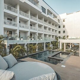 Fort George Hotel & Spa