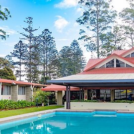 Highlander Hotel & Apartments