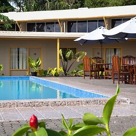 Huon Gulf Hotel & Apartments