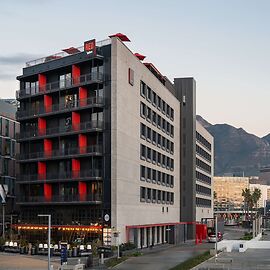 Radisson RED V&A Waterfront, Cape Town