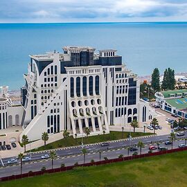 The Grand Gloria Hotel