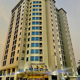 Hotel La Falaise Bonapriso