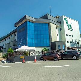 Oak Plaza Hotels - East Airport