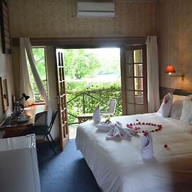 Sedia Riverside Hotel