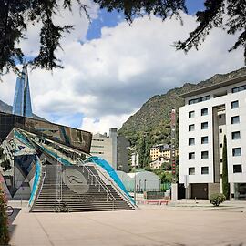 Yomo Mola Park