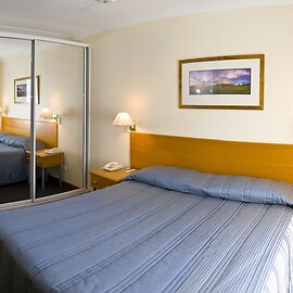 Governor\'s Lodge Resort Hotel