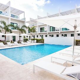 Seascape Grace Bay Hotel & Townhome Villas
