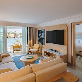 Hamilton Princess - Fairmont Gold Experience