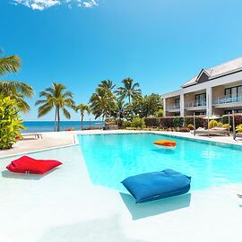 Cook\'s Bay Hotel and Suites