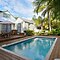 First Breath by Avantstay Close to Old Town w/ Pool Month Long Stays O