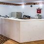 Econo Lodge Inn & Suites