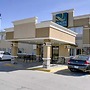 Quality Inn & Suites Des Moines Airport