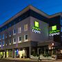 Holiday Inn Express London - Wimbledon South, an IHG Hotel
