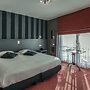 New Hotel De Lives