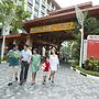Resorts World Sentosa - Festive Hotel (SG Clean)